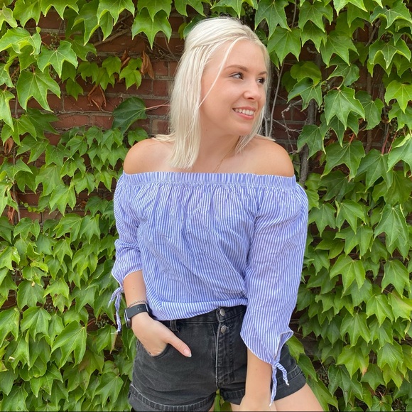 Blue White Off the Shoulder Boutique Top - Picture 2 of 7